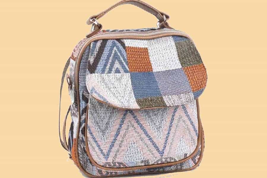 تصویر 3 از کیف گلیمی بزرگ با حجم گسترده و ترکیب متوازن اجزا